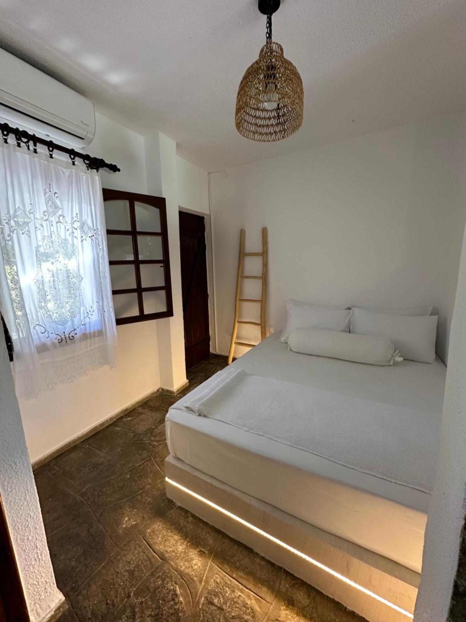 Γεράνι Suite In Ktima Gerostathi Polychrono Exterior photo